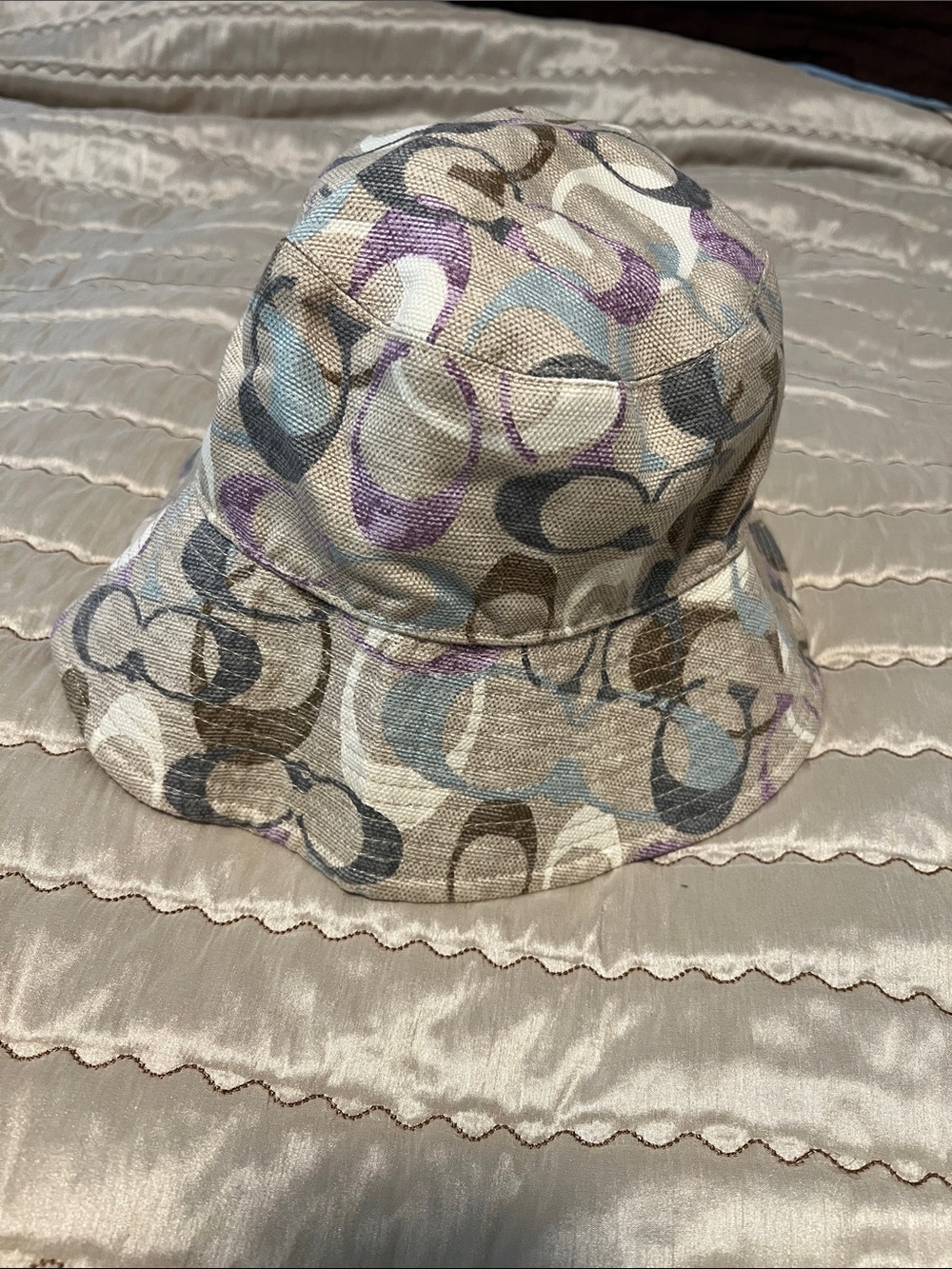 VTG COACH Lynn Soho Multicolor Optic Art Linen Hobo Bag Purse & Bucket Hat - Picture 8 of 15